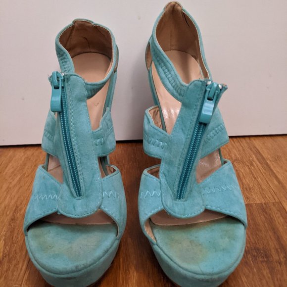 Seafoam Suede Sandals - Picture 4 of 4